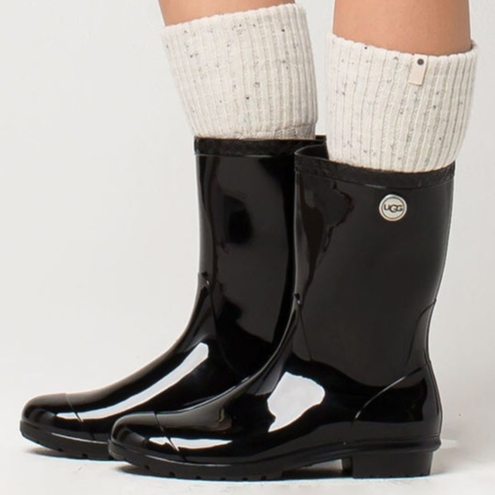 Black UGG Gloss Rain Boots (Size 7)